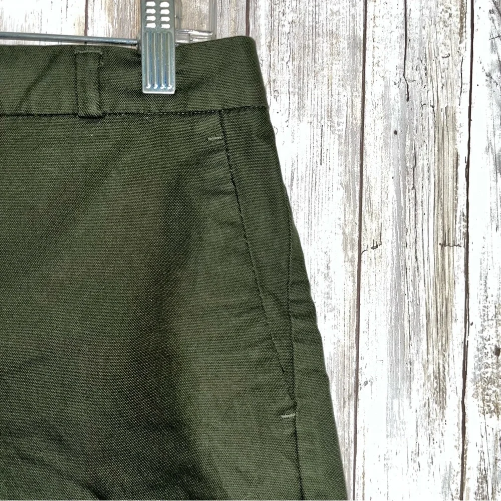 NWT Banana Republic Dark Green Latch Button 5” Inseam Shorts - Picture 3 of 6